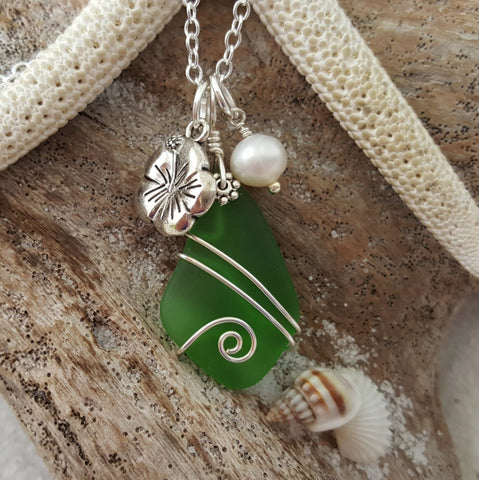 Hawaiian Jewelry Sea Glass Necklace, Wire Emerald Necklace Green Necklace, Hibiscus Pearl Necklace, Seaglass Jewelry(May Birthstone Jewelry)