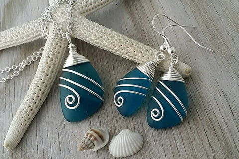 Hawaiian Jewelry Sea Glass Set, Top Wired Wrapped Teal Necklace Earrings Jewelry Set, Beachy Sea Glass Jewelry For Women Unique Jewelry