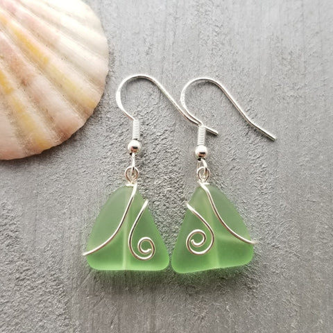 Hawaiian Jewelry Sea Glass Earrings, Wire Peridot Earrings Green Earrings, Beachy Sea Glass Jewelry Birthday Gift(August Birthstone Jewelry)