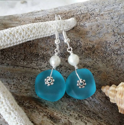 Made in Hawaii, Sky blue sea glass earrings,fresh water  pearl,    gift box.Sea glass  jewelry